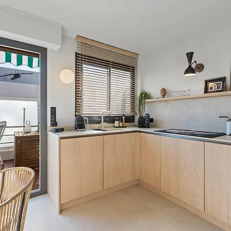 Ref 2037 - For Rent Sea View شقة